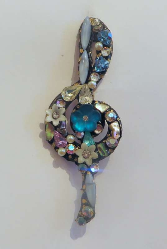 Treble Clef Brooch